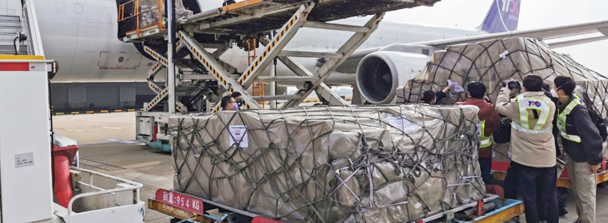 今天上午，亚细亚菲律宾公司集结的抗疫物资运抵杭州